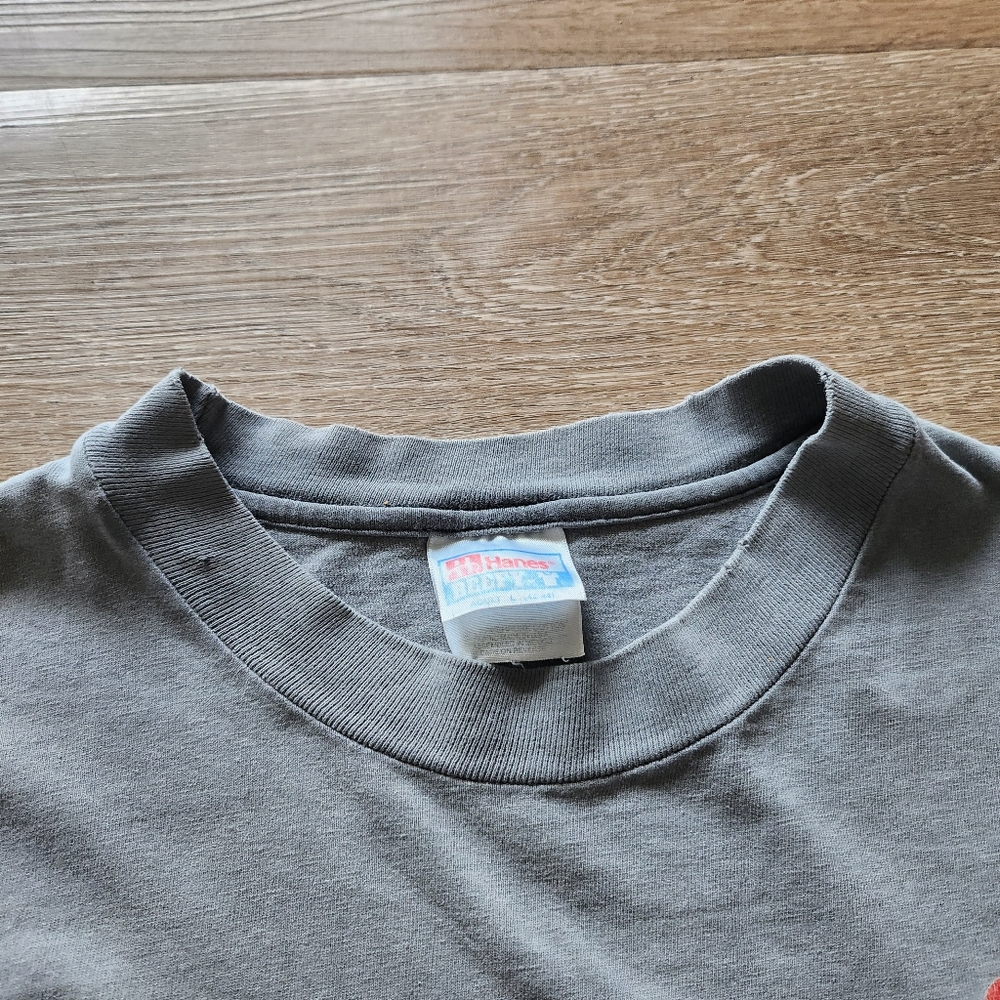 Vintage Gray Graphic Tee - Picture 6 of 7